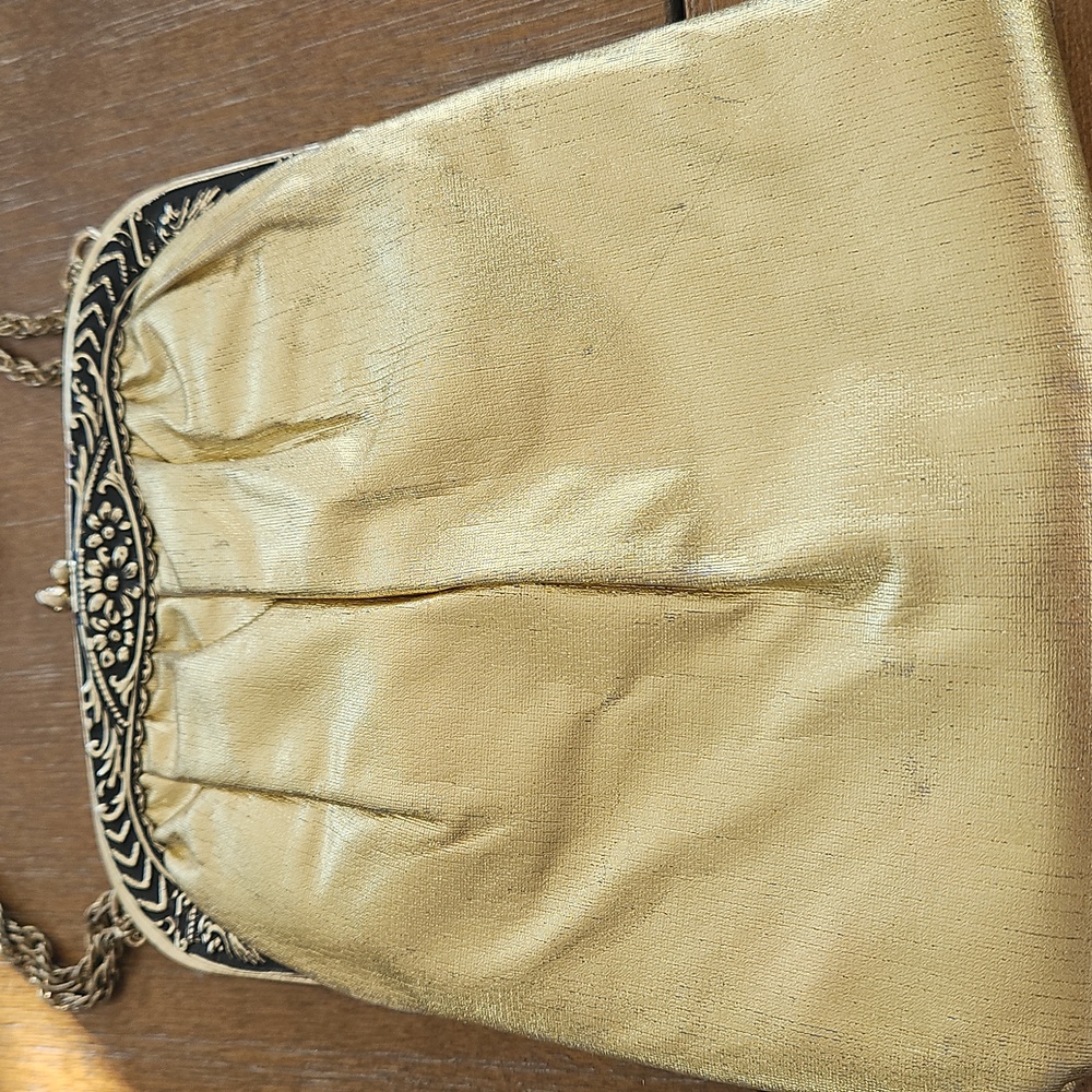 VINTAGE HARRY LEVINE SMALL GOLD LAME  HANDBAG/CLUTCH